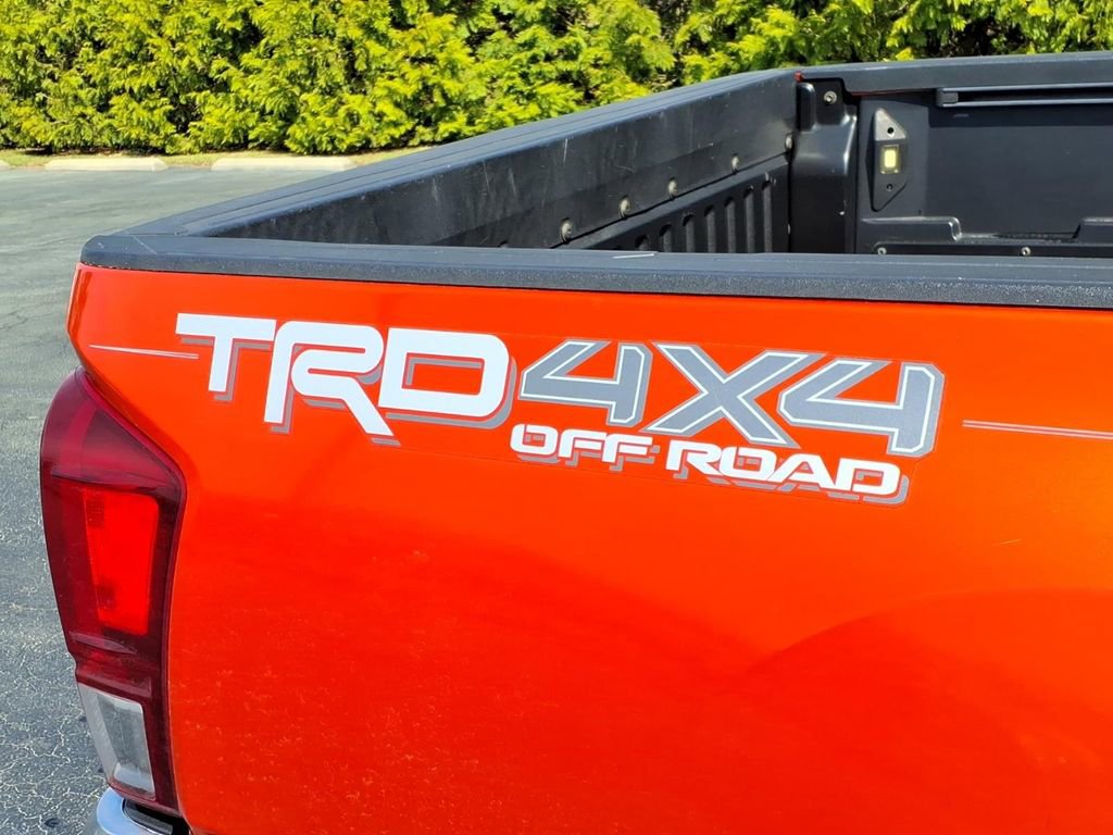Used 2017 Toyota Tacoma TRD Off-Road w/ Tow Package (A/T) image 9