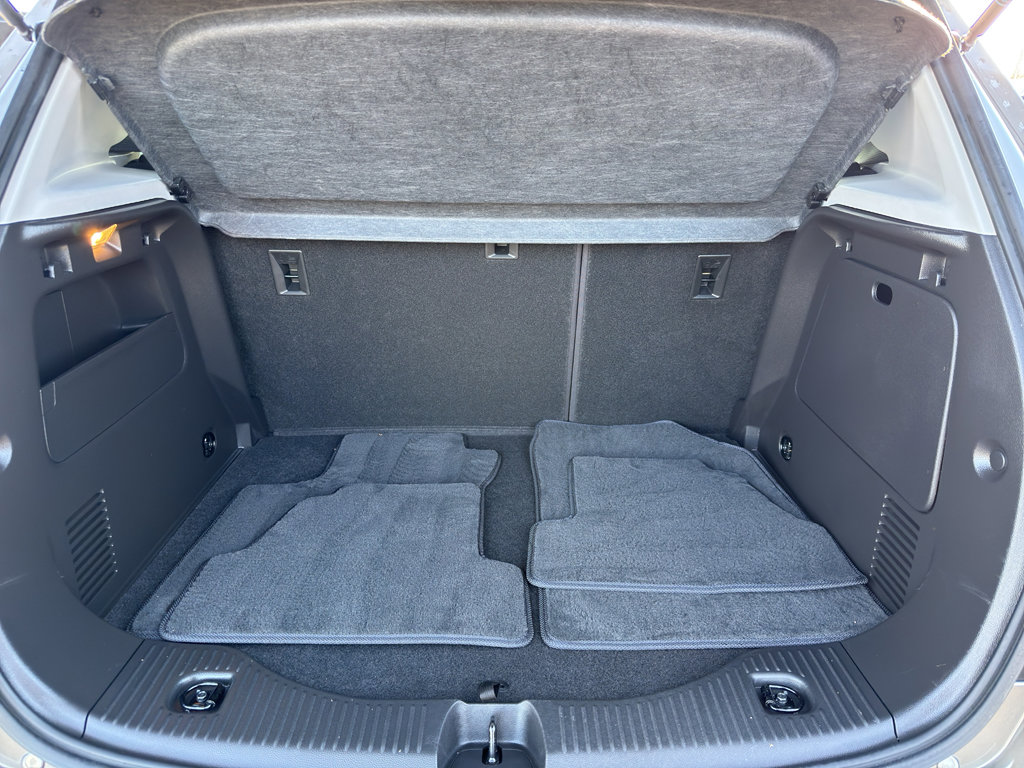 Certified 2022 Chevrolet Trax LT w/ LT Convenience Package image 35