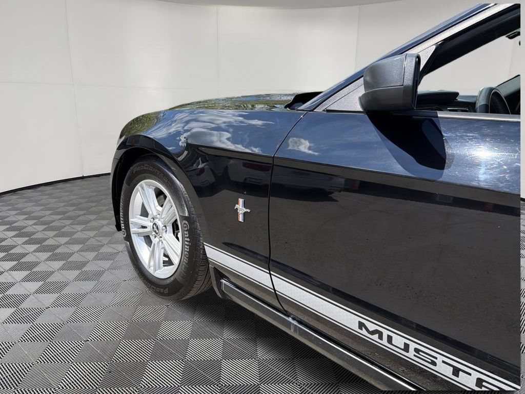 Used 2014 Ford Mustang Convertible RWD image 14