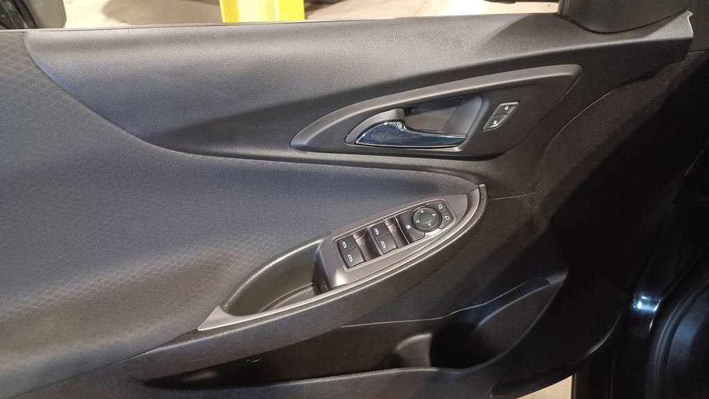Used 2022 Chevrolet Malibu LT image 5