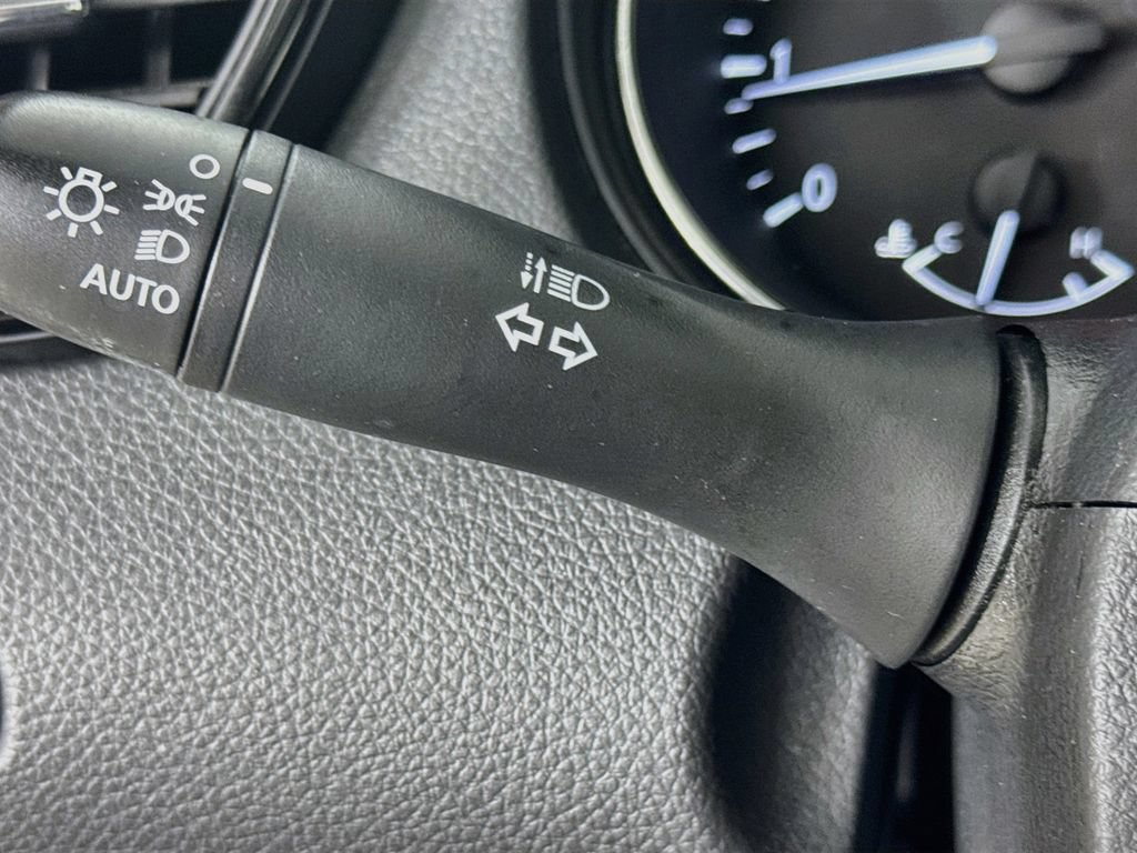 Used 2019 Nissan Rogue S w/ Special Edition Package FWD image 14