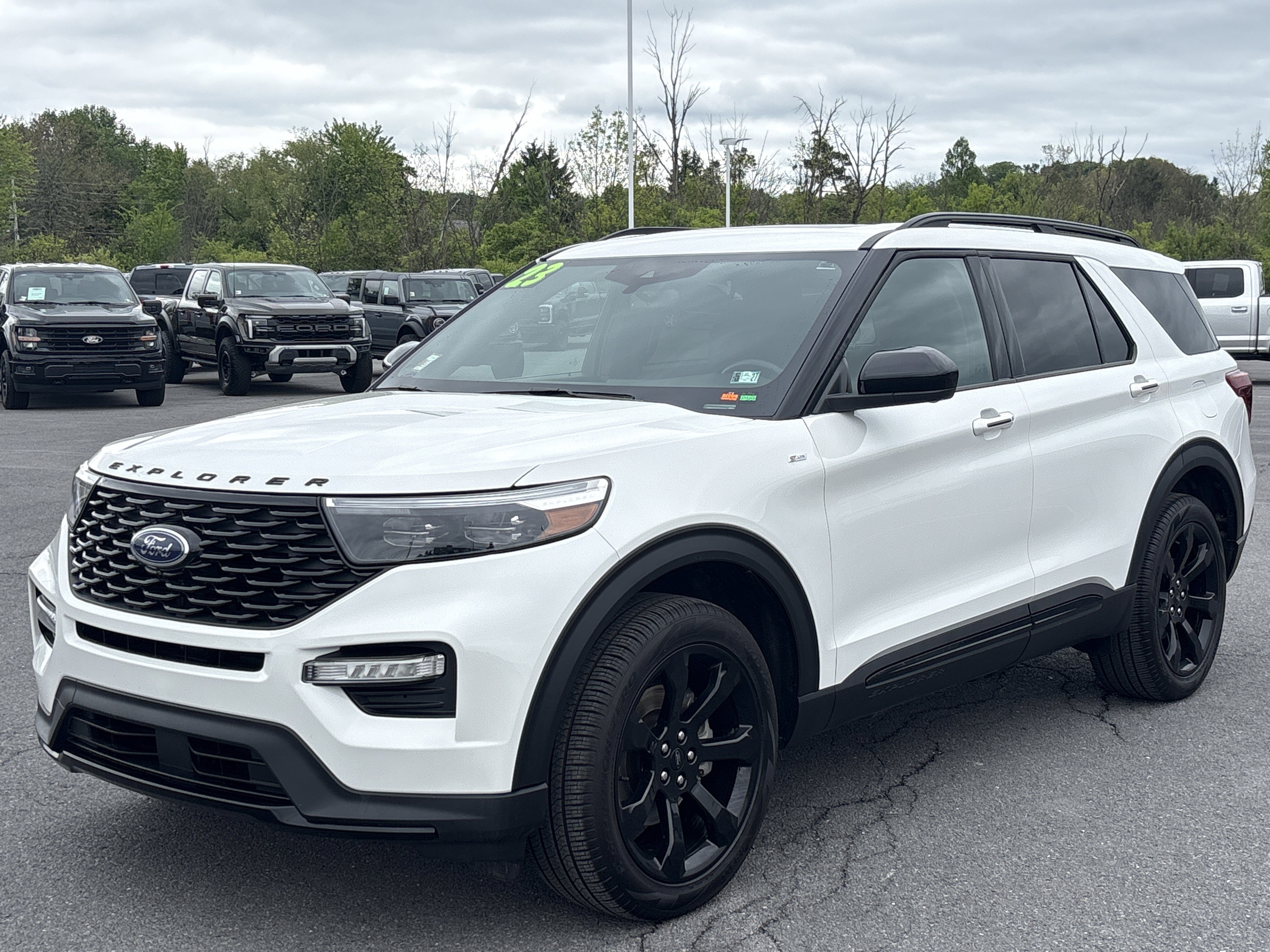Used 2023 Ford Explorer ST-Line w/ Class IV Trailer Tow Package AWD/4WD image 13