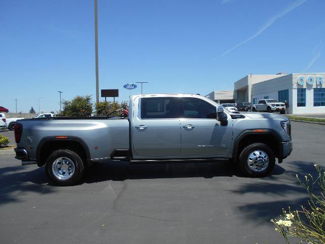 Used 2025 GMC Sierra 3500 Denali Ultimate AWD/4WD image 3