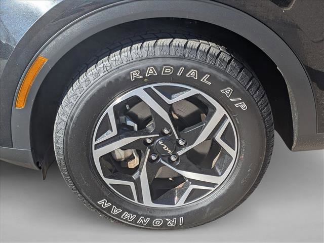Used 2023 Kia Sportage LX image 9