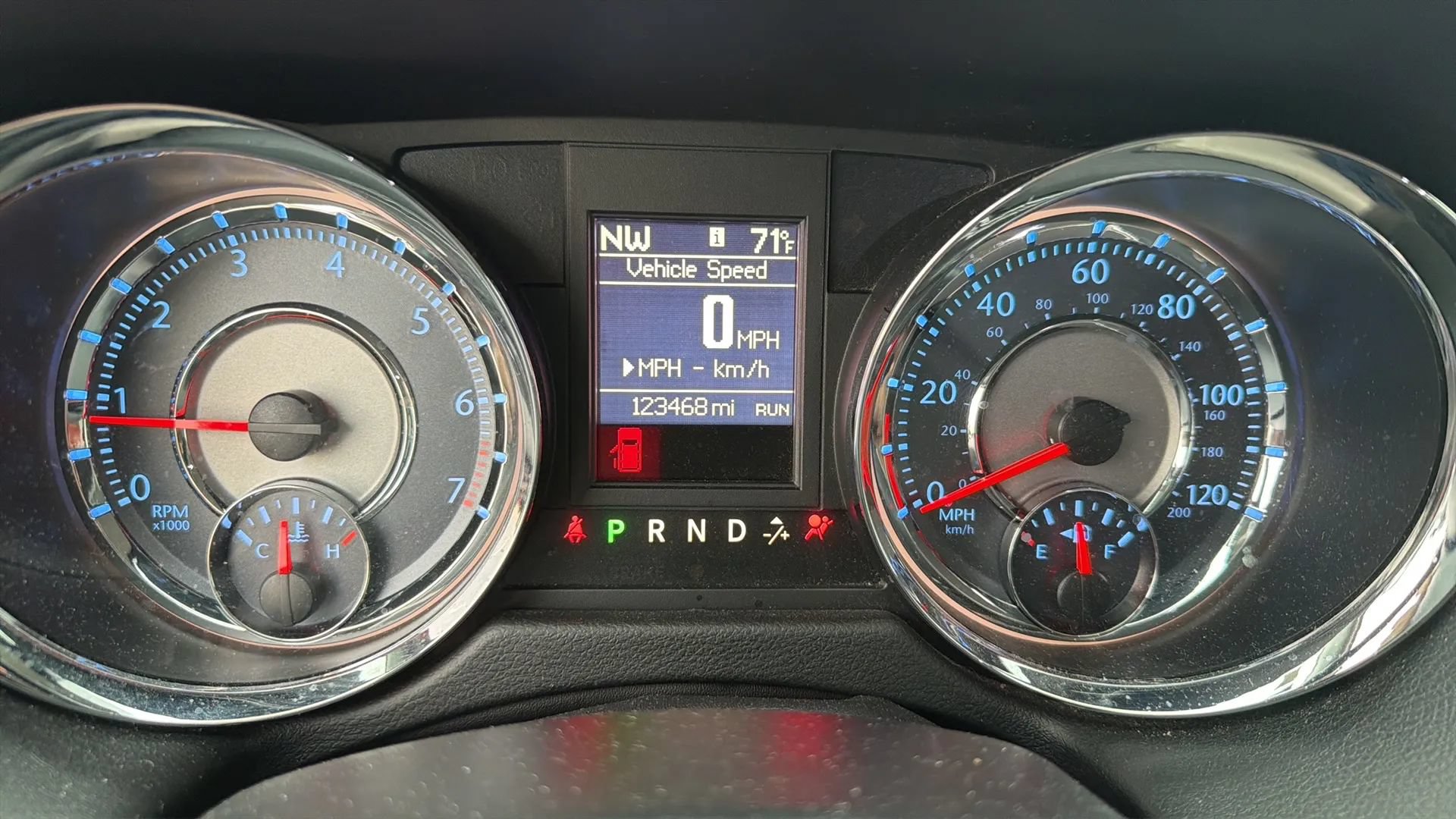 Used 2013 Chrysler Town & Country Touring-L w/ Driver Convenience Group FWD image 22