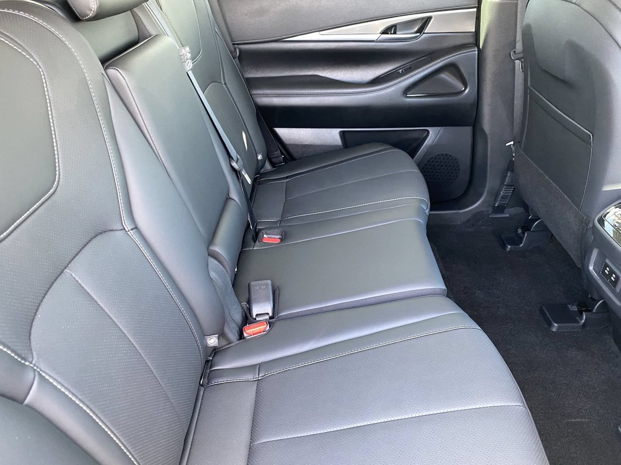 Certified 2026 INFINITI QX60 Pure w/ Cargo Package FWD image 12