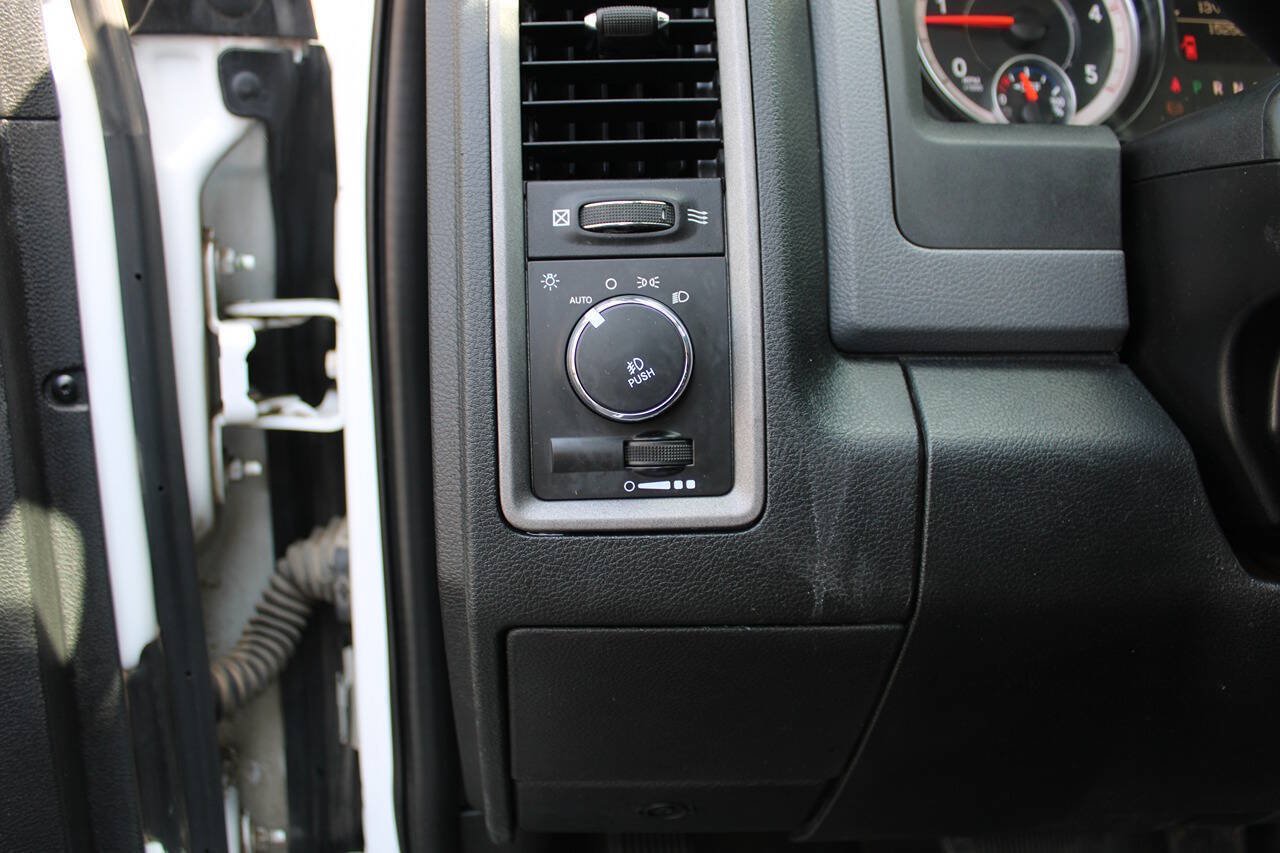 Used 2016 RAM 5500 Tradesman w/ Power & Remote Entry Group AWD/4WD image 37