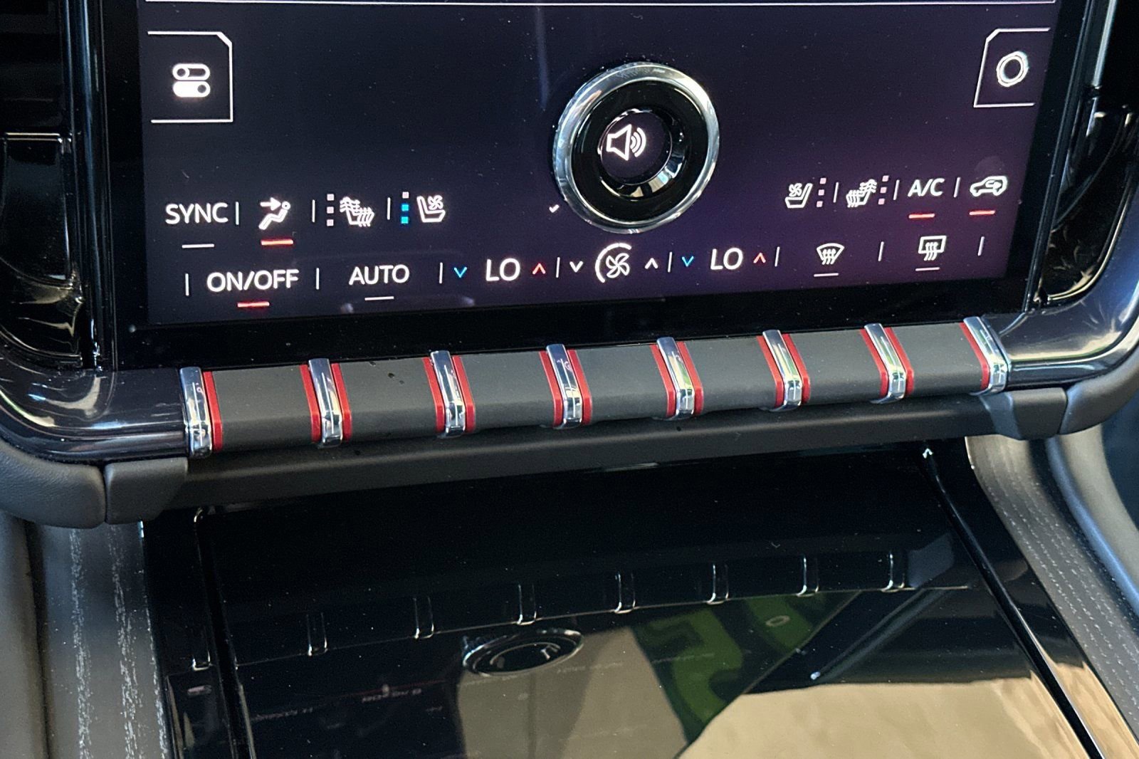 Certified 2025 GMC Yukon XL AT4 Ultimate AWD/4WD image 22