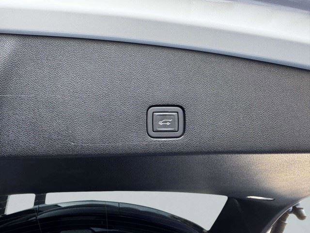 Used 2024 Cadillac XT6 Luxury w/ LPO, Floor Liner Package FWD image 73