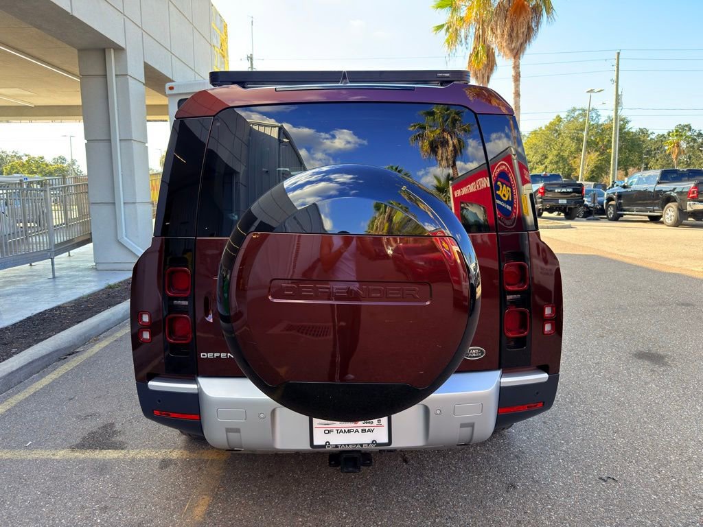 Used 2023 Land Rover Defender 130 SE image 5