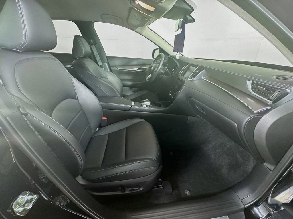 Certified 2023 INFINITI QX50 Pure FWD image 35