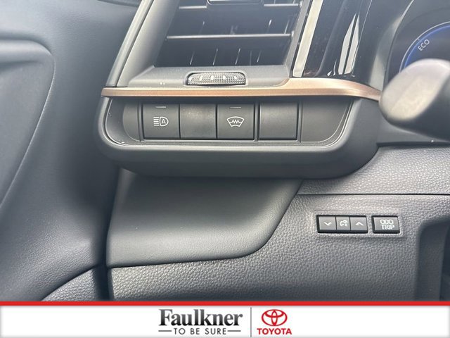 Certified 2024 Toyota Crown XLE image 22