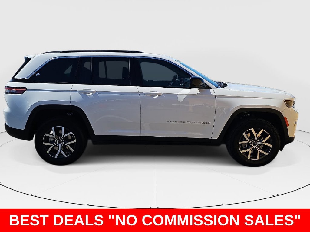 New 2027 Jeep Grand Cherokee Laredo X AWD/4WD image 2