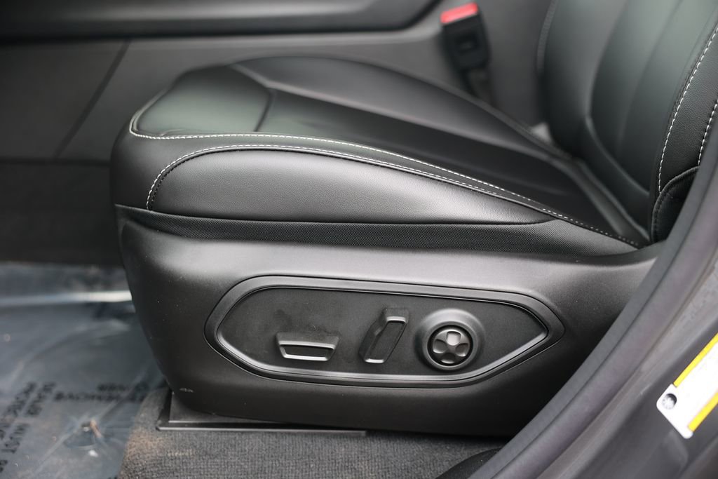 New 2026 Jeep Grand Cherokee Limited w/ MOPAR Finishing Package image 14