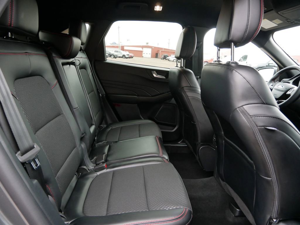 Certified 2025 Ford Escape ST-Line w/ Cold Weather Package image 9