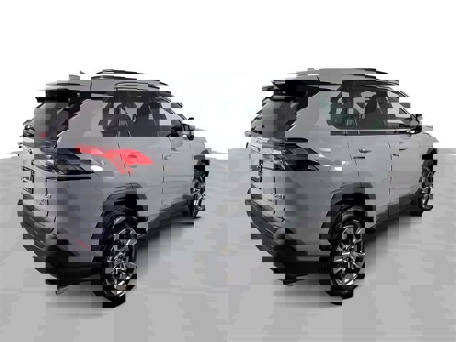 Used 2022 Toyota RAV4 XLE image 8