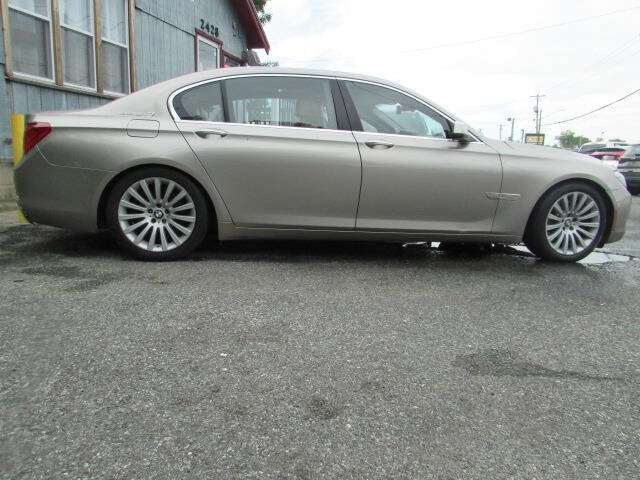 Used 2012 BMW ActiveHybrid 7 Li RWD image 8