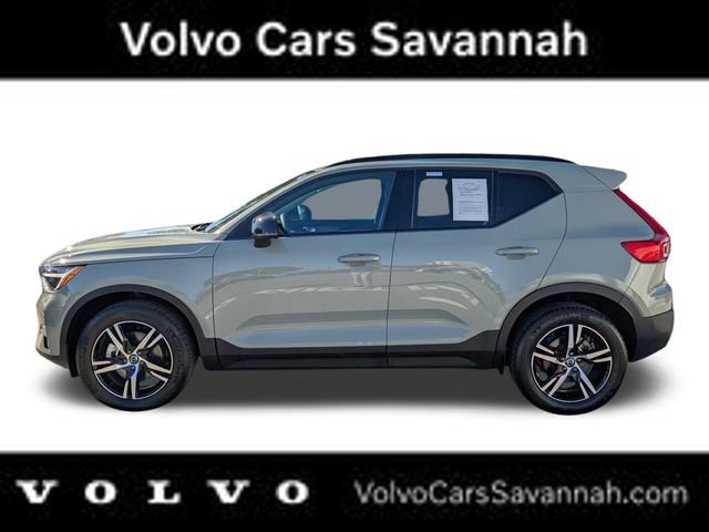 Certified 2024 Volvo XC40 B5 Core image 9