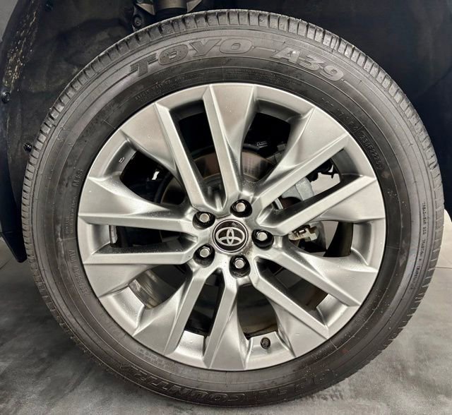 Used 2024 Toyota RAV4 XLE Premium image 10
