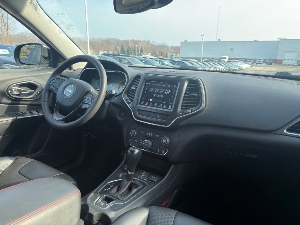 Used 2022 Jeep Cherokee Trailhawk w/ Premium Leather Package AWD/4WD image 11