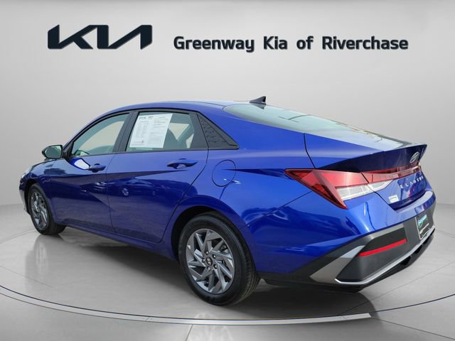 Used 2024 Hyundai Elantra SEL image 4