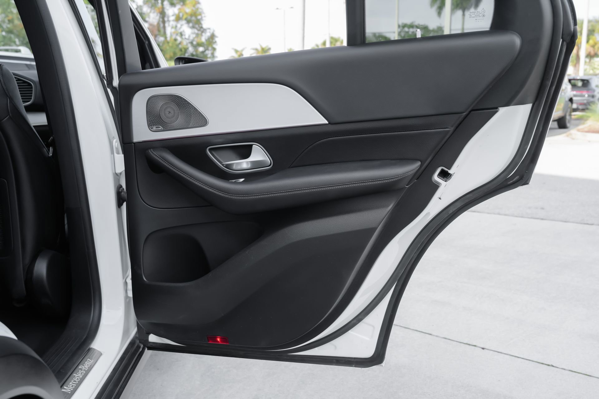 Used 2025 Mercedes-Benz GLE 350 4MATIC image 36