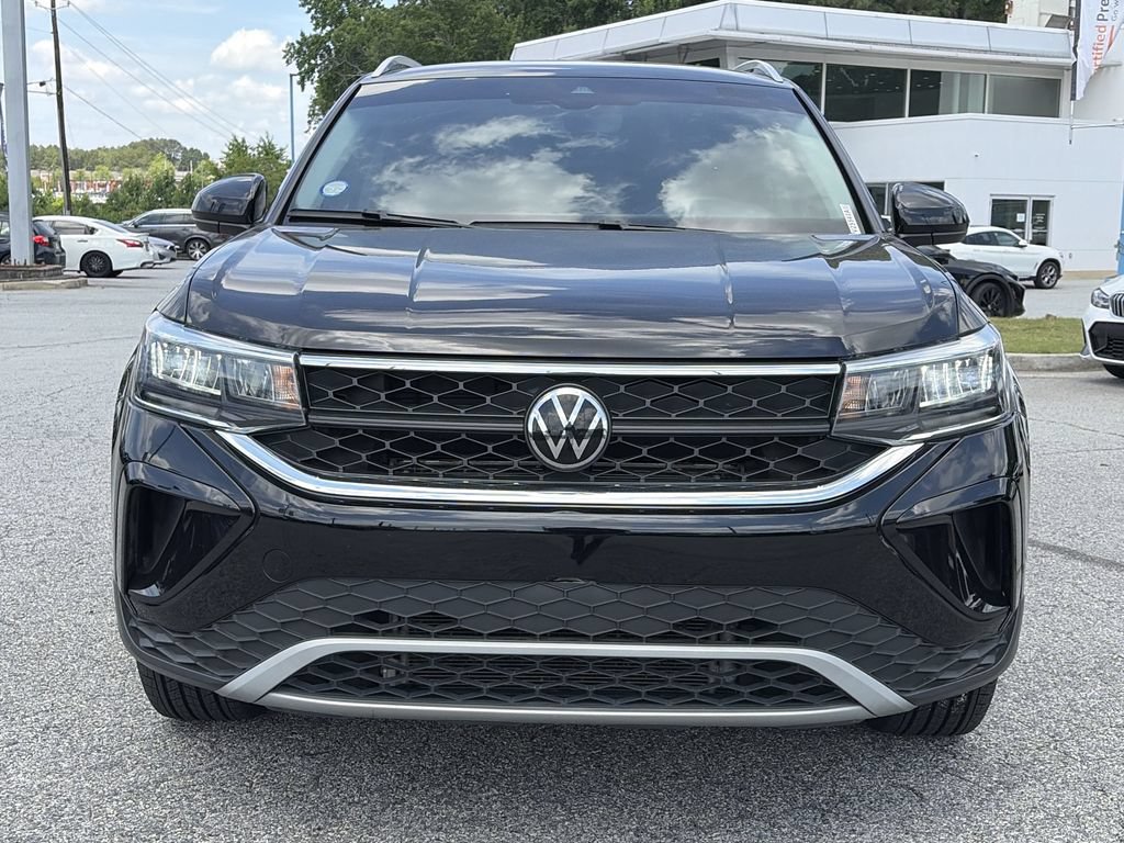 Used 2024 Volkswagen Taos SE w/ MDO Package FWD image 8