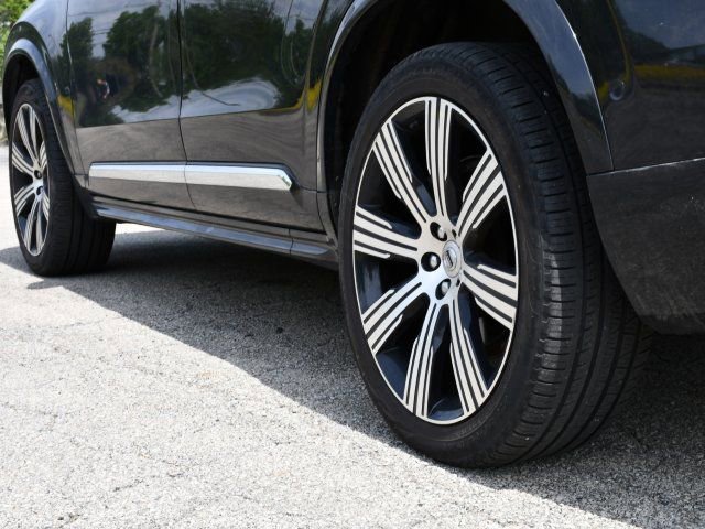 Used 2023 Volvo XC90 B6 Ultimate w/ Protection Package Premier AWD/4WD image 9