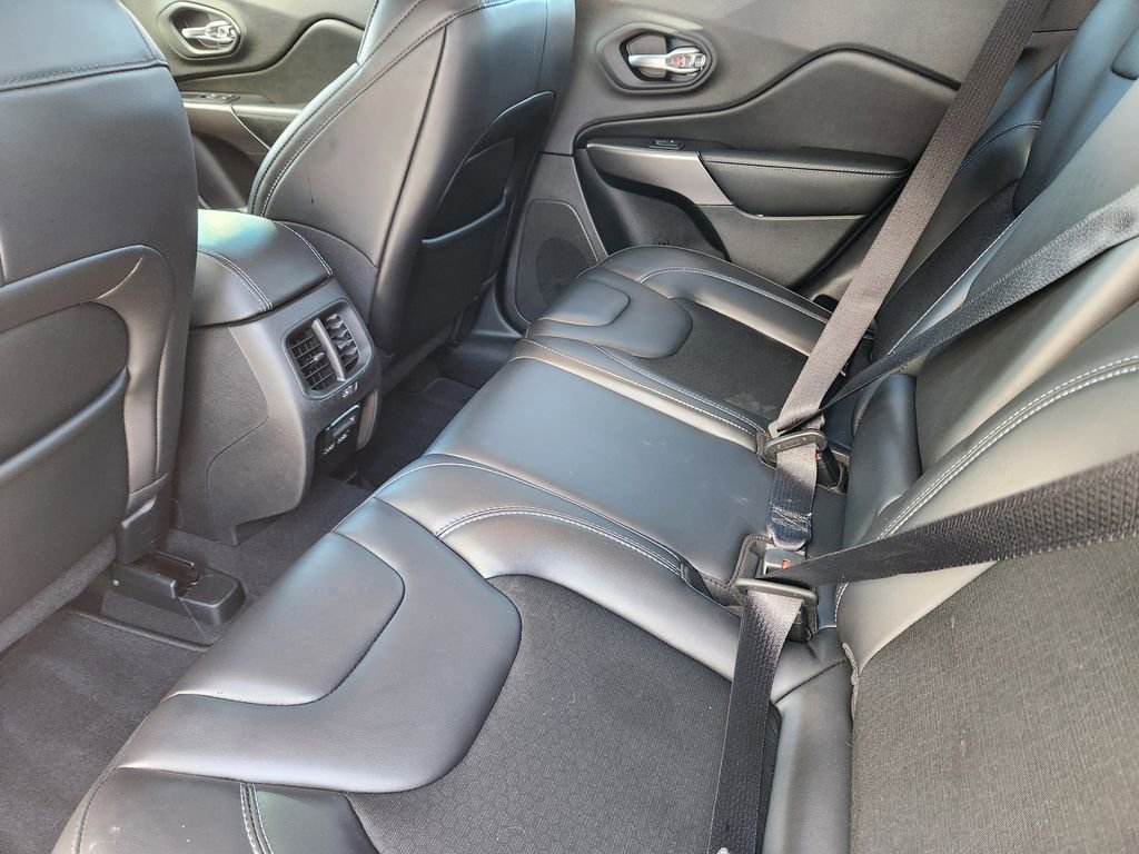 Used 2020 Jeep Cherokee Latitude Plus image 9