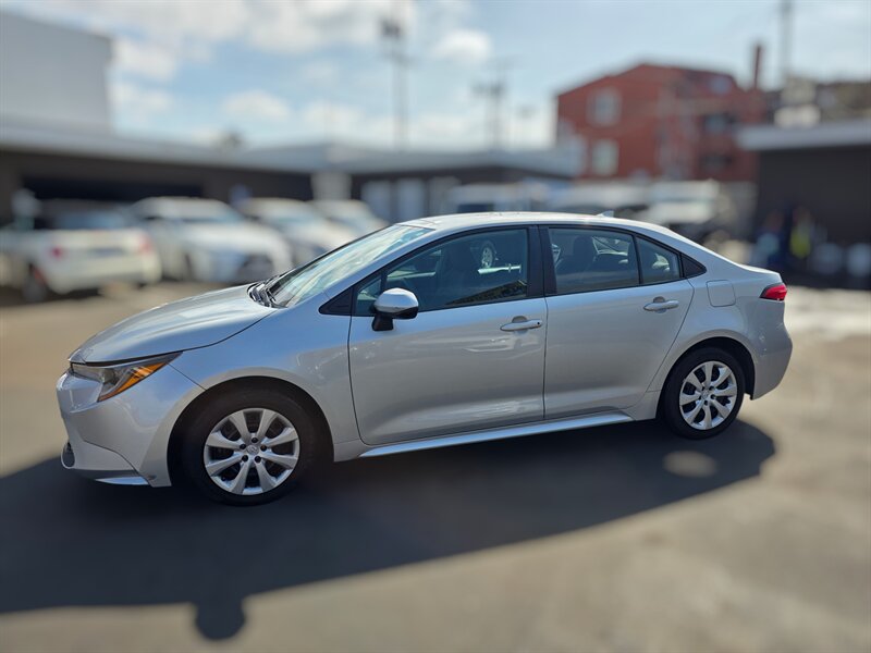 Used 2021 Toyota Corolla LE FWD image 4