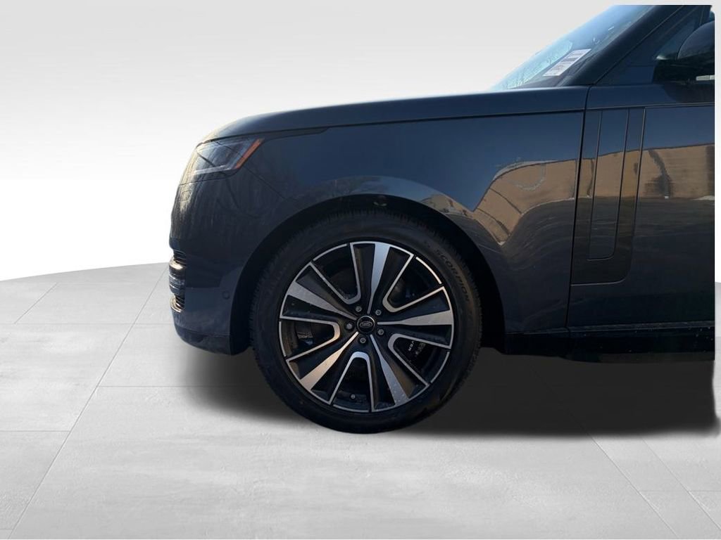 New 2025 Land Rover Range Rover SE image 9