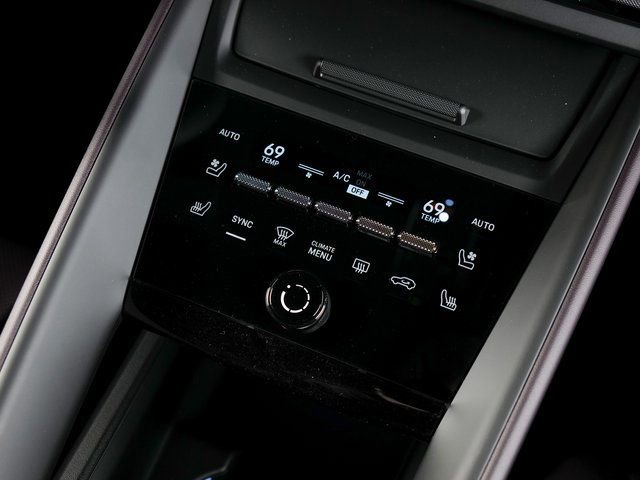 New 2025 Porsche Macan 4 Electric image 18