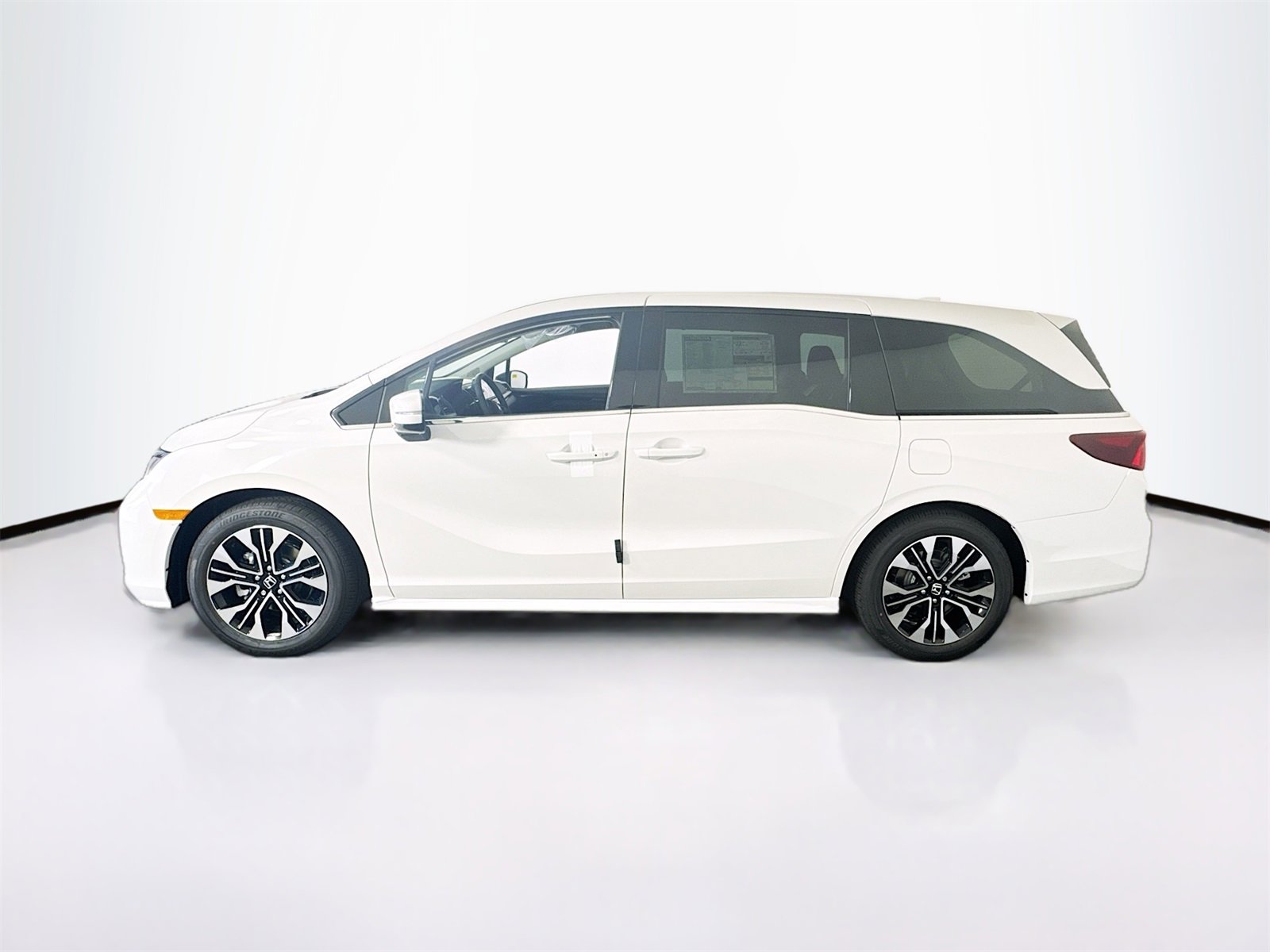 New 2026 Honda Odyssey Elite image 3