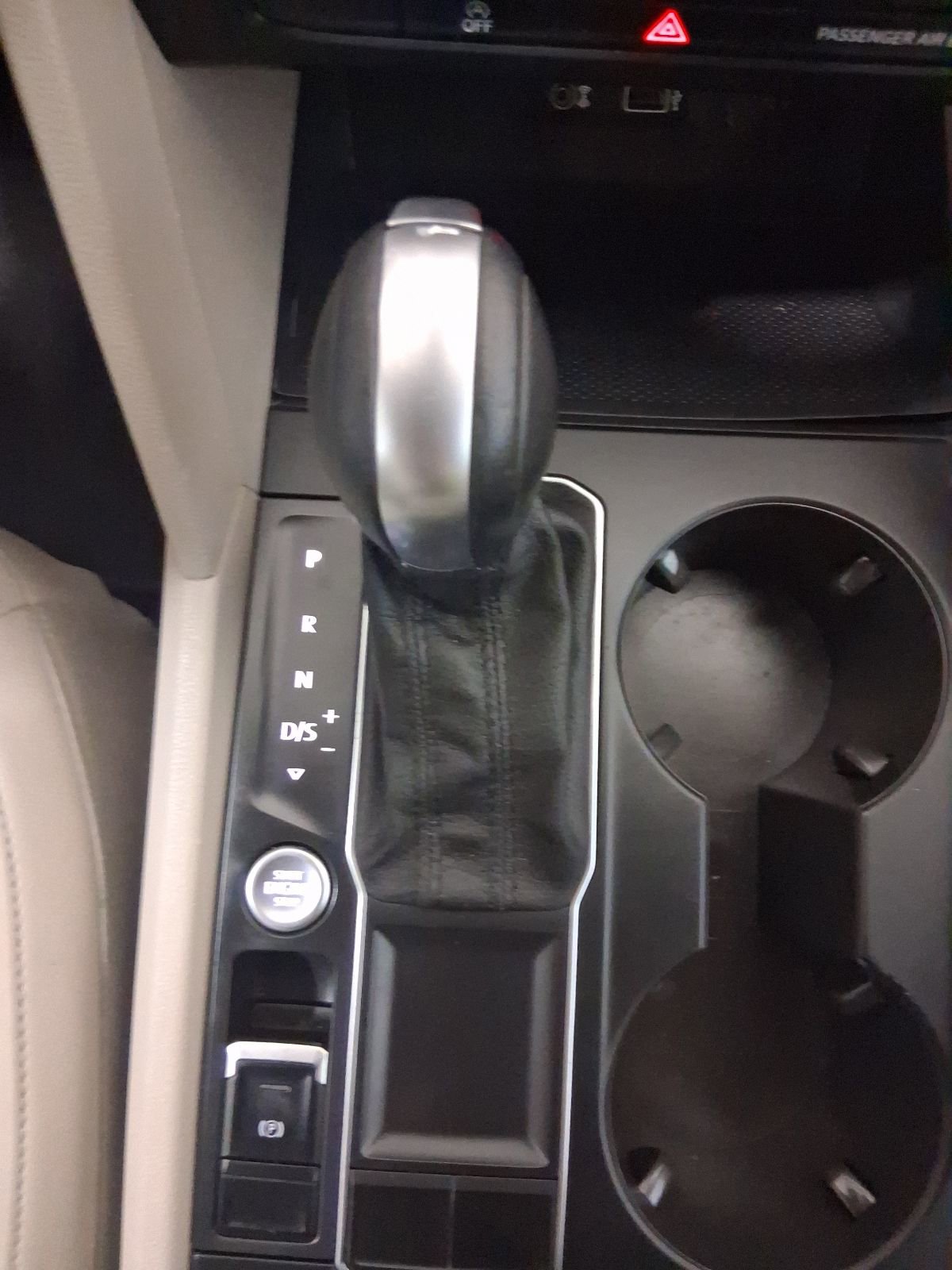 Used 2018 Volkswagen Atlas SE FWD image 28