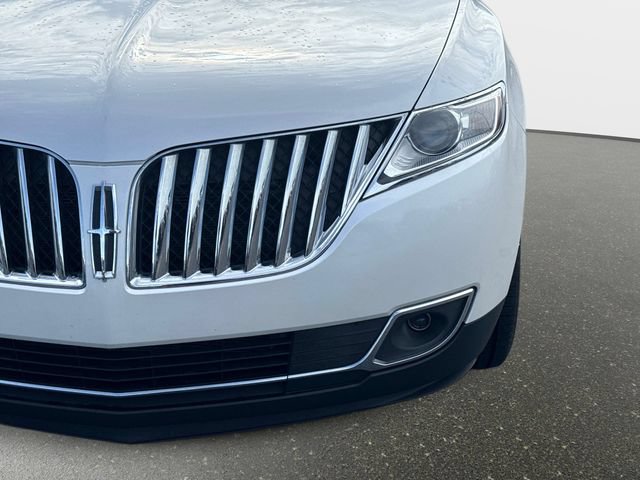 Used 2014 Lincoln MKX FWD w/ Equipment Group 102A image 9