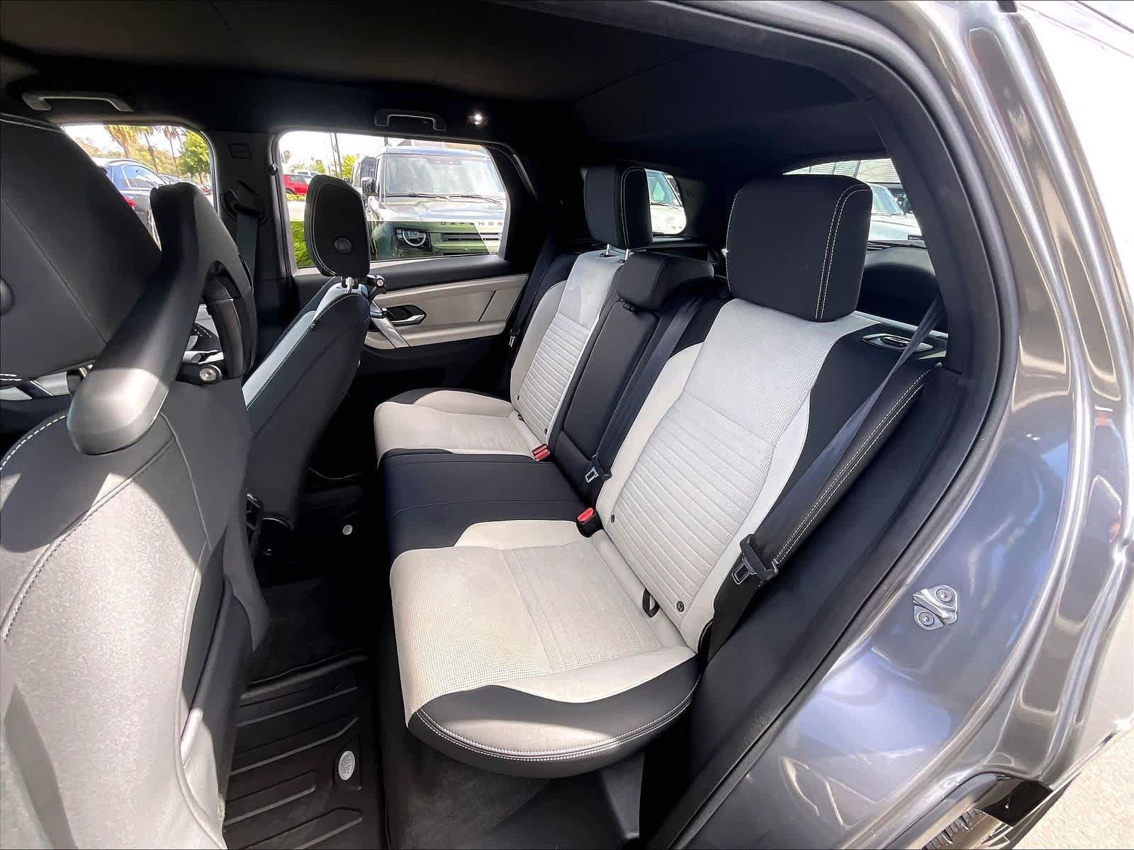 Used 2025 Land Rover Discovery Sport Dynamic SE AWD/4WD image 28