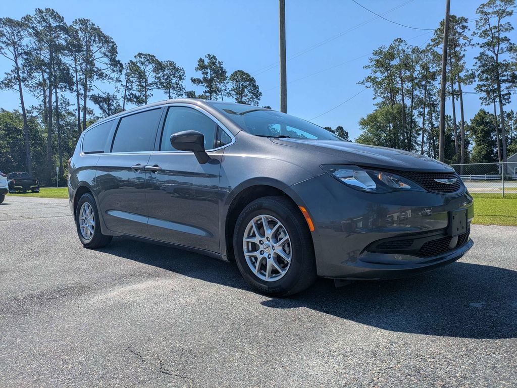 Used 2023 Chrysler Voyager LX FWD image 2