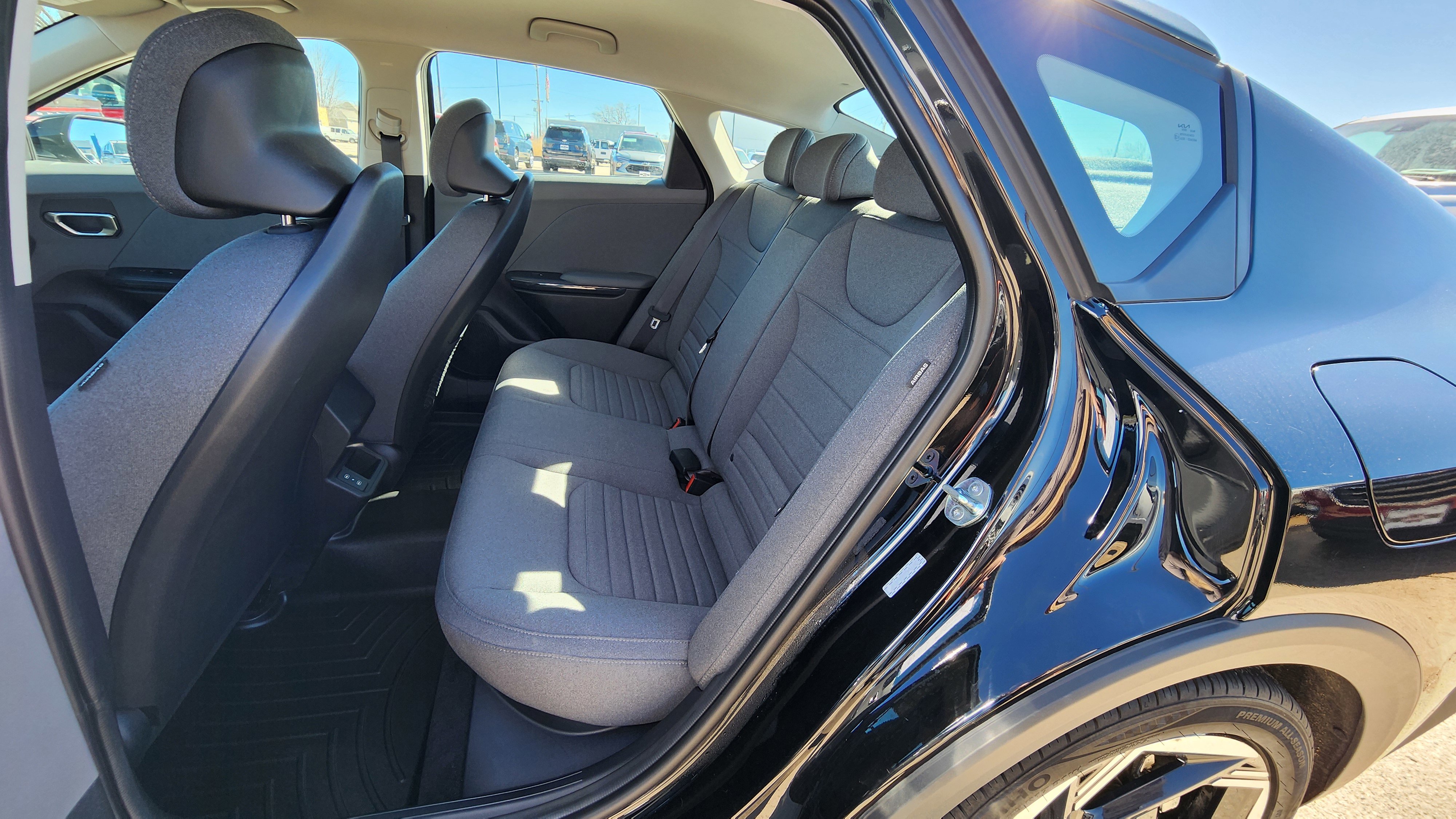 Used 2025 Kia K4 EX image 17