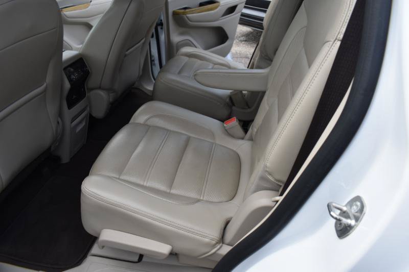 Used 2017 GMC Acadia Denali w/ Technology Package FWD image 21