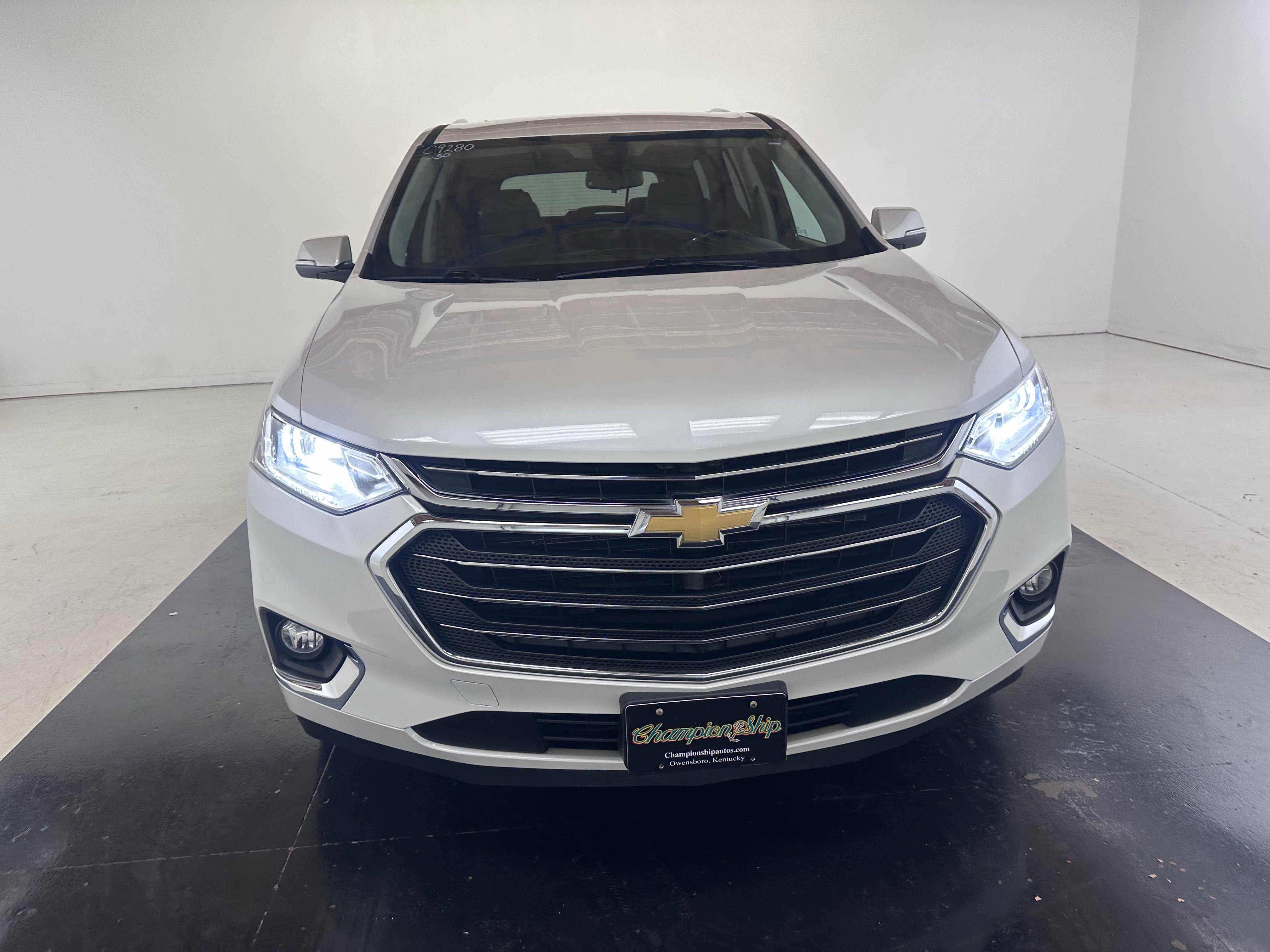 Used 2019 Chevrolet Traverse Premier w/ Driver Confidence II Package image 4