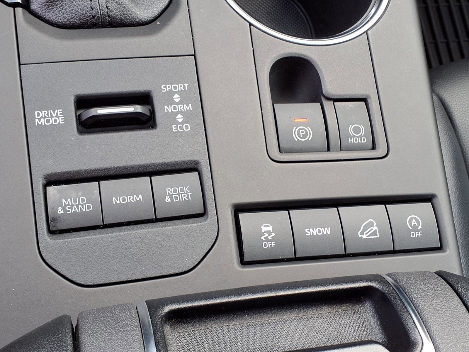 Used 2022 Toyota Highlander XLE image 19