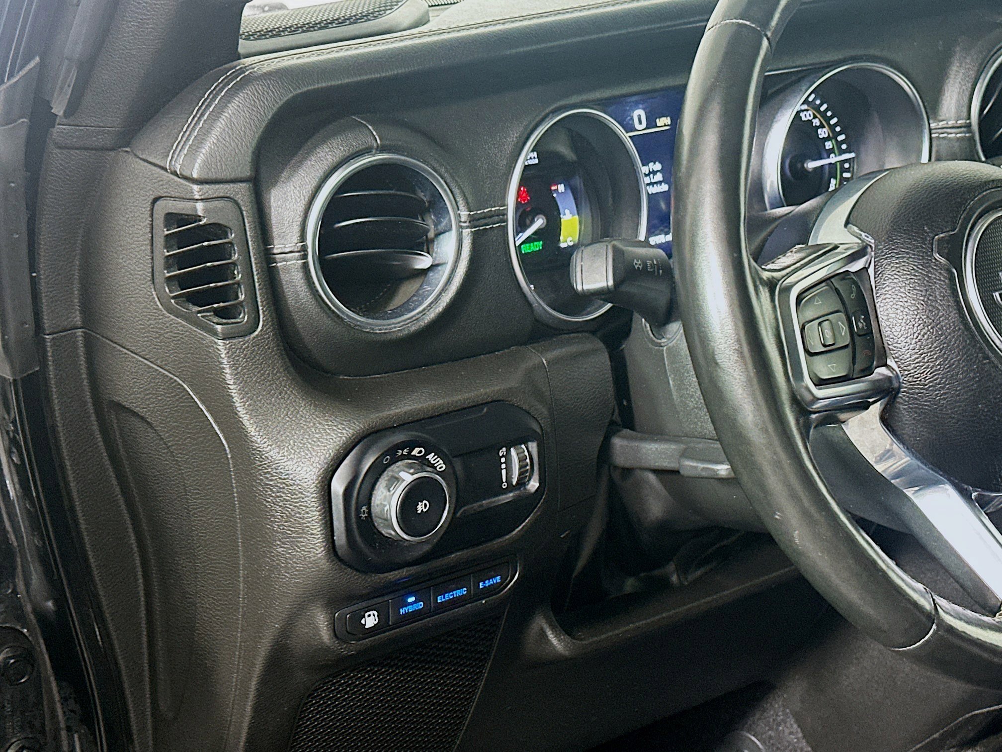 Used 2023 Jeep Wrangler Sahara w/ Cold Weather Group image 16