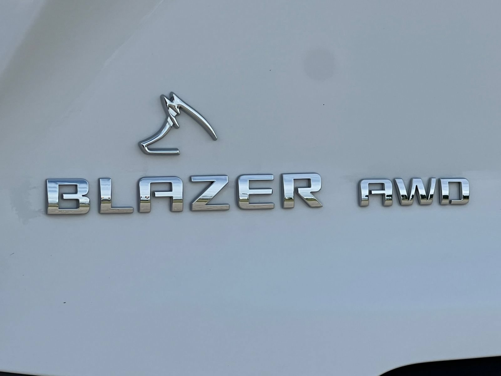 Used 2025 Chevrolet Blazer LT AWD/4WD image 2