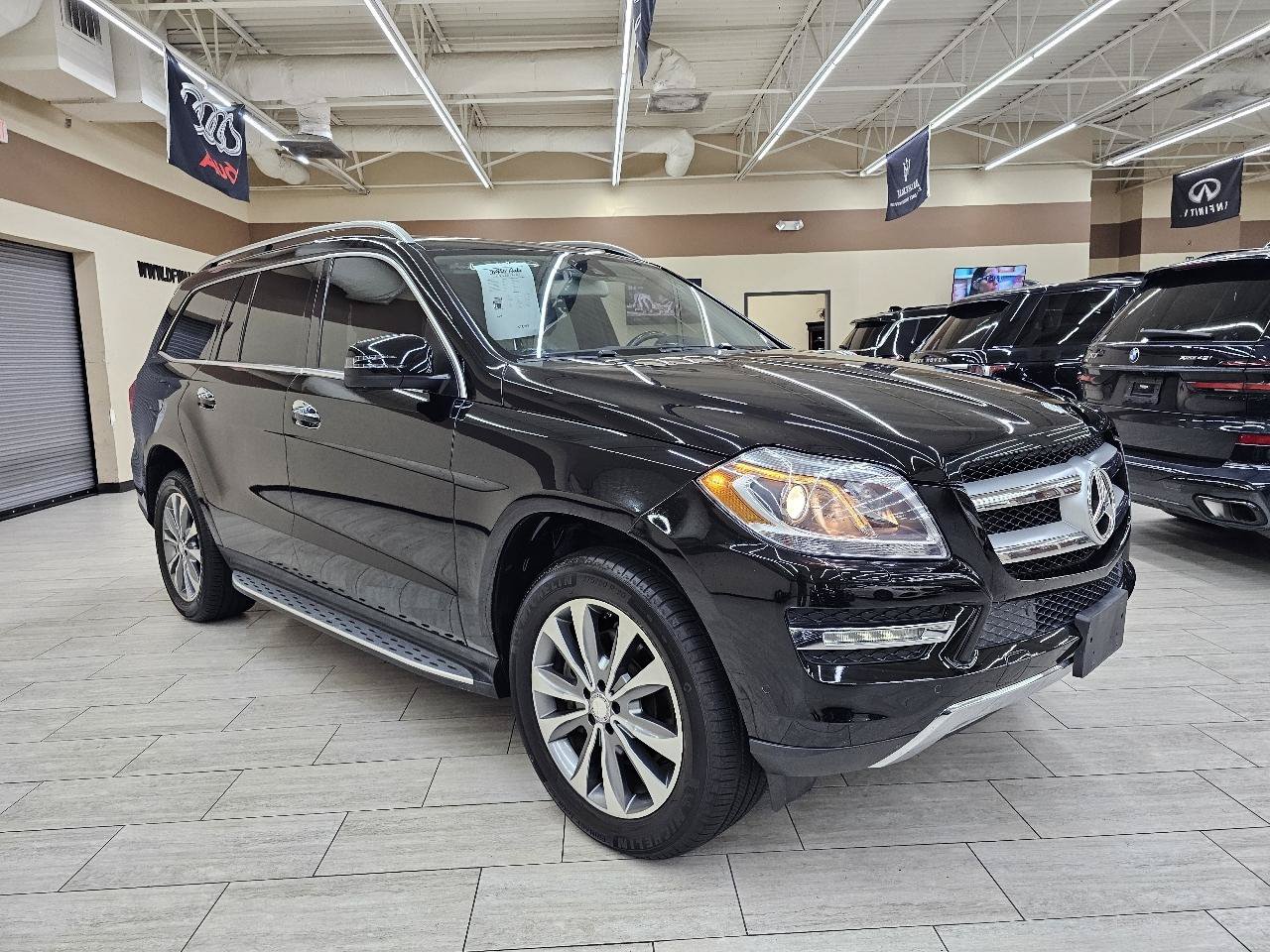 Used 2015 Mercedes-Benz GL 450 4MATIC w/ Appearance Package image 4