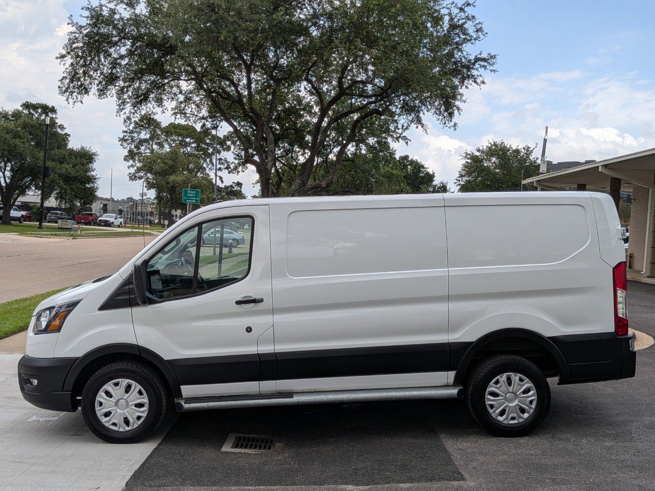 Used 2024 Ford Transit 250 Low Roof w/ Exterior Upgrade Package RWD image 8