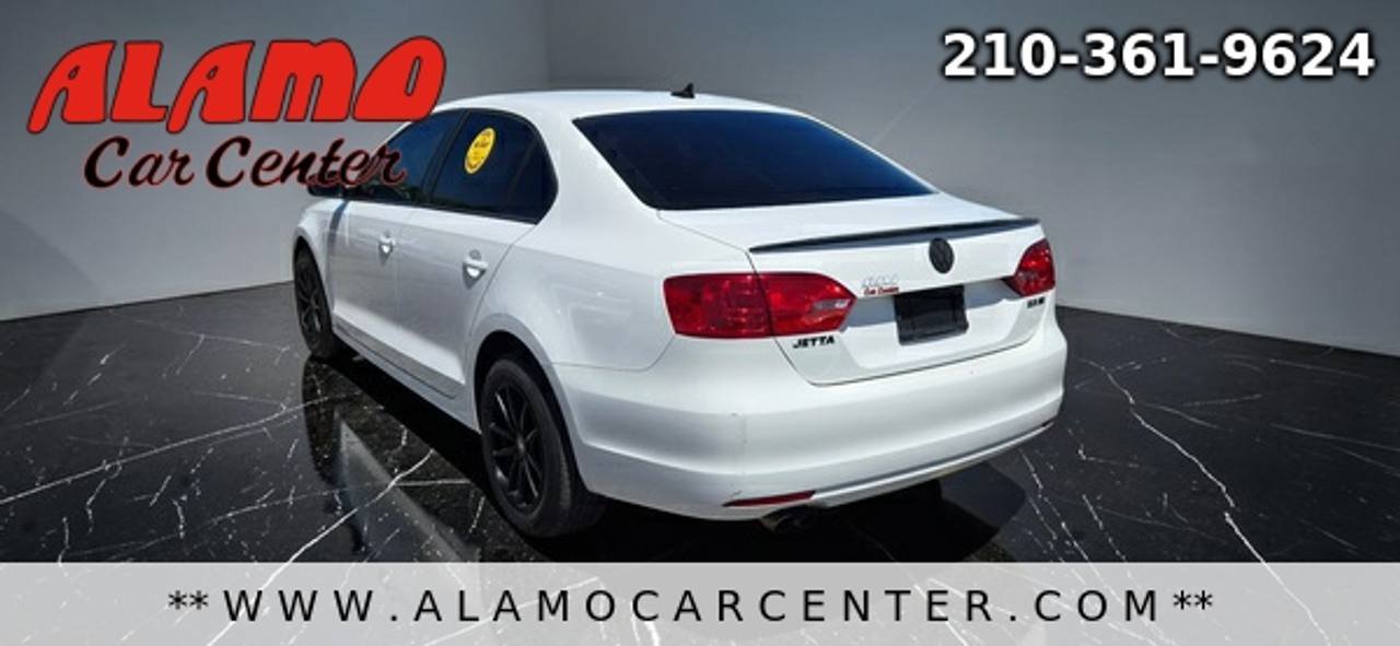Used 2011 Volkswagen Jetta SE FWD image 3