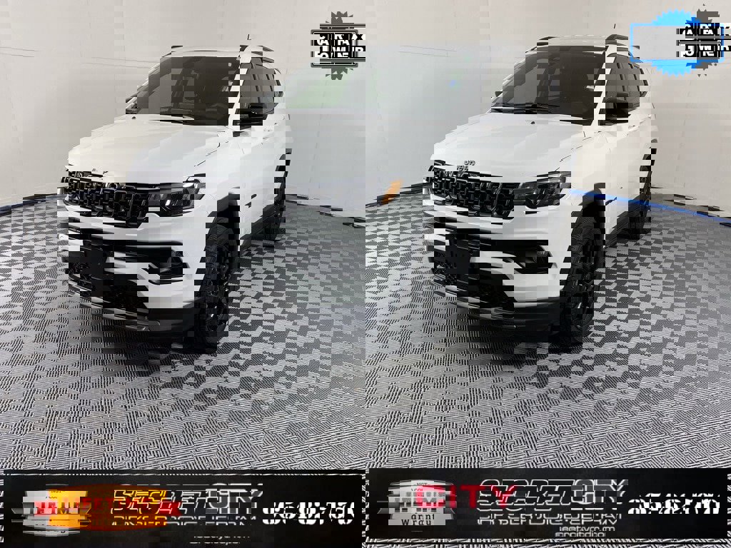 Used 2025 Jeep Compass Latitude w/ Altitude Special Edition image 3