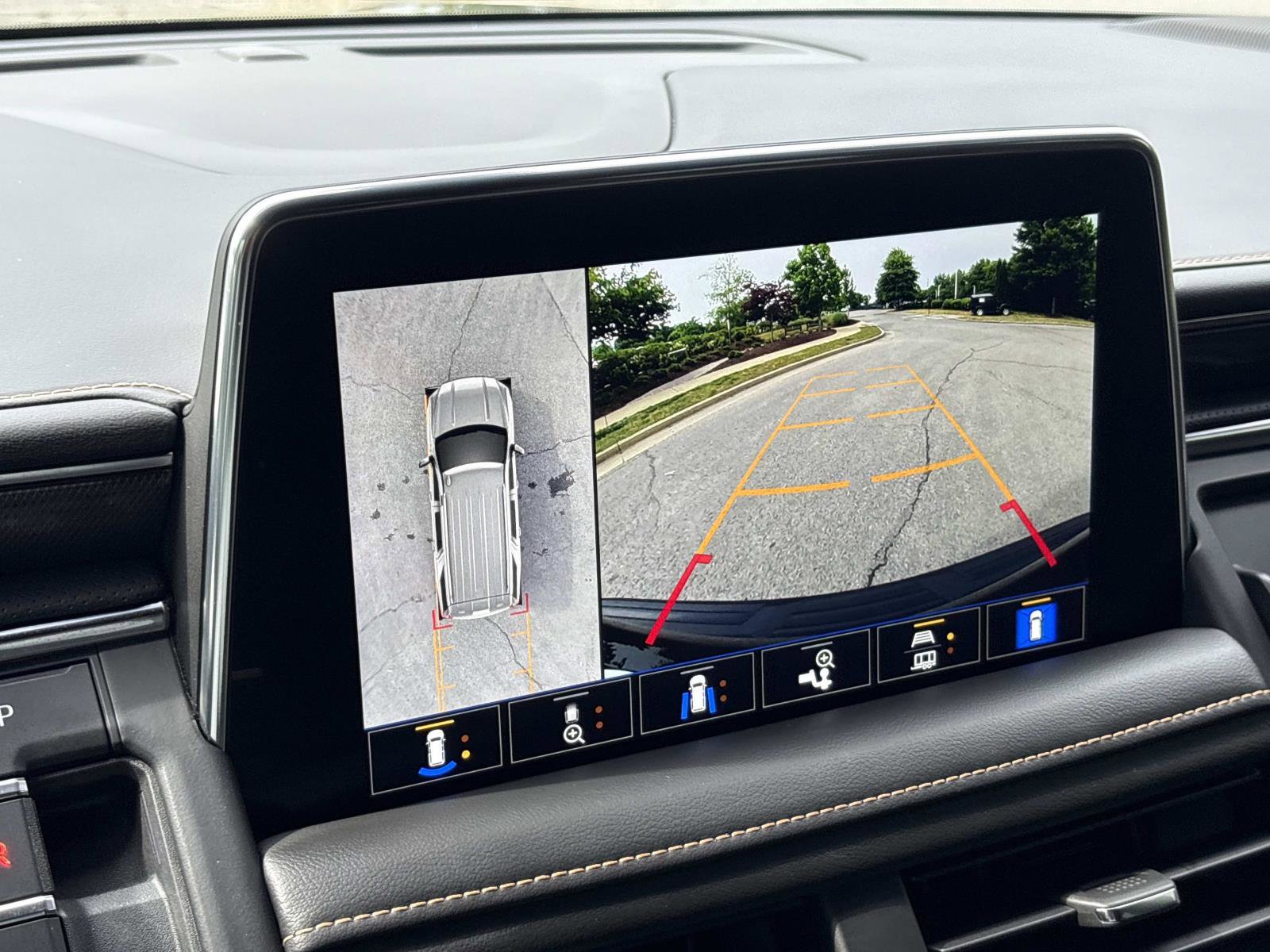 Certified 2021 GMC Yukon AT4 w/ Rear Media and Nav Package AWD/4WD image 22