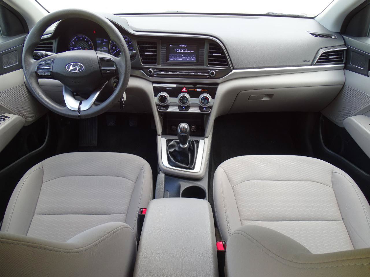 Used 2019 Hyundai Elantra SE FWD image 23