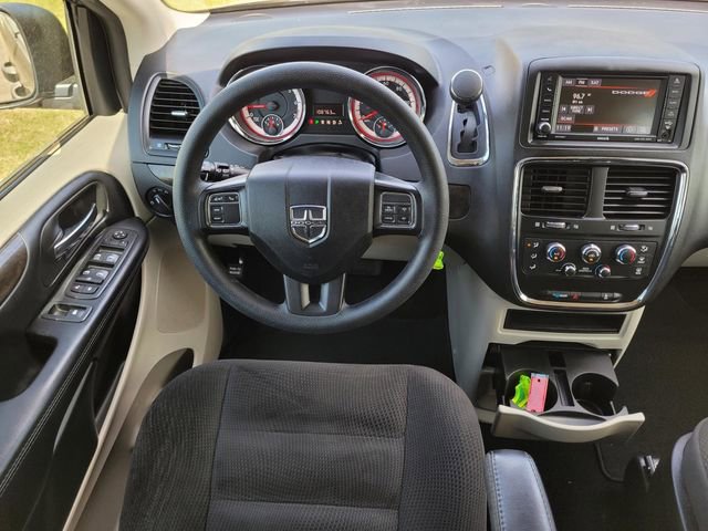 Used 2019 Dodge Grand Caravan SE w/ UConnect Hands-Free Group image 12